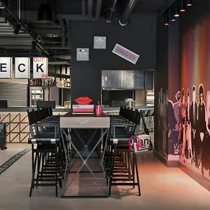 Moxy Hotel