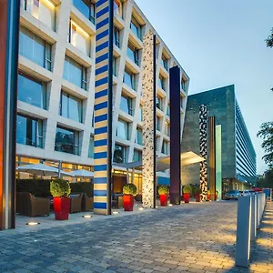 Radisson Blu Media Harbour Hotel, Hotell